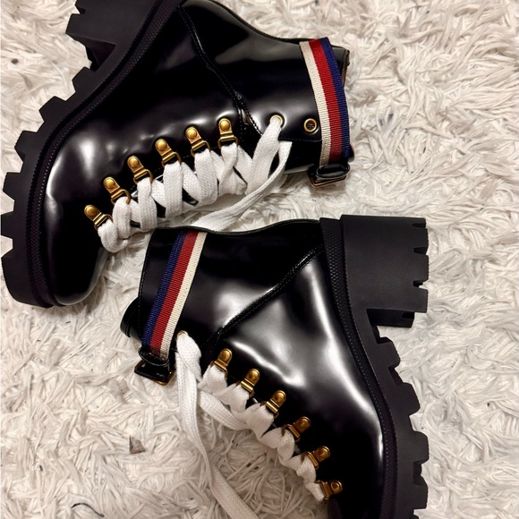 Gucci Sylvie Web Patent Leather Ankle Boot
Heel 55mm - Picture 4 of 11